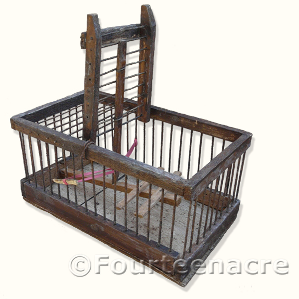 https://www.vintagetraps.co.uk/wp-content/uploads/2012/09/Single-Bird-Cage-trap-vintage-1-600x600cw.jpg
