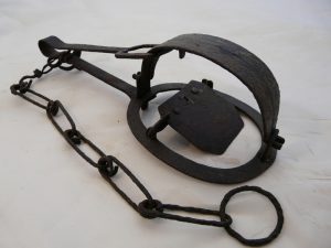 SOLD 5" Round Continental Gin Trap (7157)